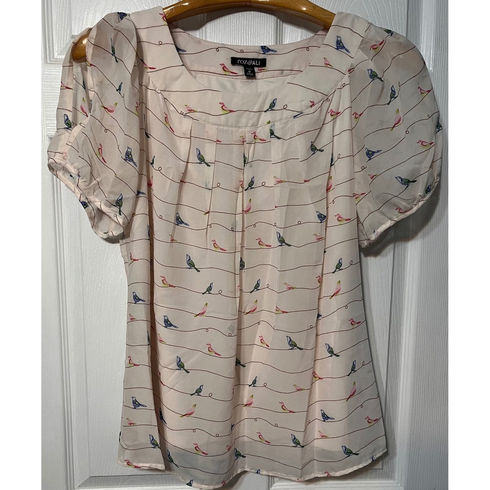 Roz & Ali Women 1X Cream Bird Print Pleated Scoop Neck Tulip Sleeve Blouse Top